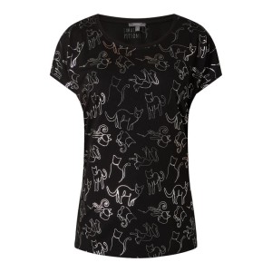 T-shirt we wzory na całej powierzchni