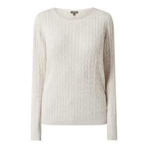 Sweter ze ściegiem warkoczowym