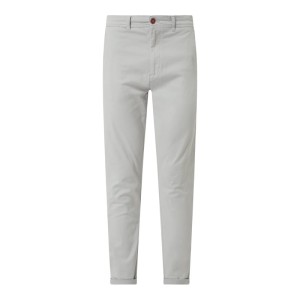 Chinosy o kroju slim fit z dodatkiem streczu