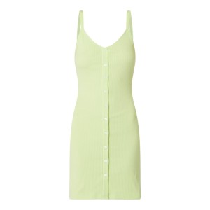 Sukienka z prążkowaną fakturą