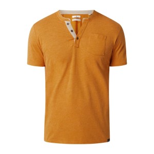 Koszulka serafino z kieszenią na piersi