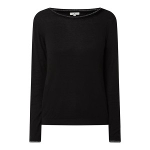 Sweter z efektowną przędzą