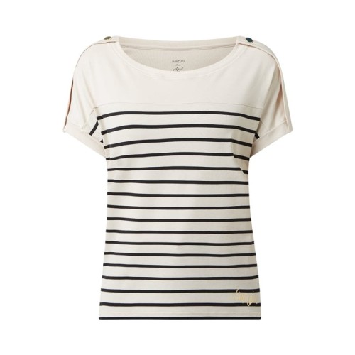 b8339b6febb48cb57a8d151838ad7bf1