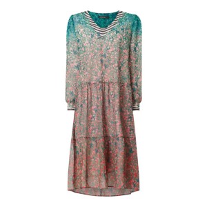 Sukienka ze stopniowaniem