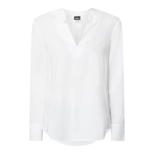 Bluzka z ozdobnymi perełkami