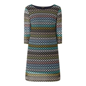 Sukienka z szydełkowej koronki