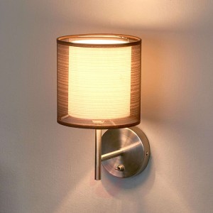 Lampa ścienna Nica z brązowym abażurem z tkaniny