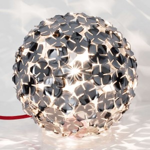 Lampa stołowa Ortenzia o ozdobnym kształcie