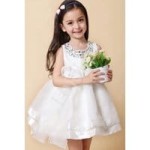 Biała sukienka dla dziewczynki z kryształkami