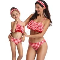 Strój kąpielowy dla mamy i córki w kratkę z koronką