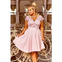 Jasno różowa sukienka plus size, rozkloszowana z halką - Diana 2