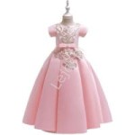Długa suknia dla dziewczynki z gipiurową aplikacją, jasny róż 202