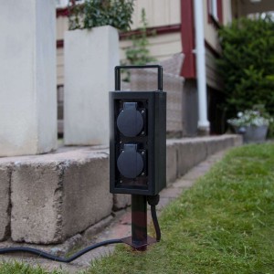 Kolumna gniazd Plugge z kablem, grot ziemny