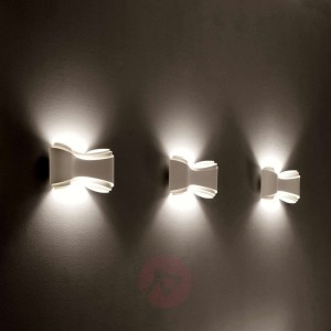 Biała designerska lampa ścienna Ionica