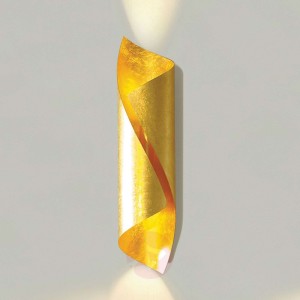 Designerska lampa ścienna Hué, złoto płatkowe