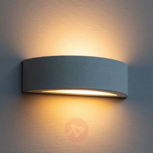 Zaokrąglona lampa ścienna Proof z betonu