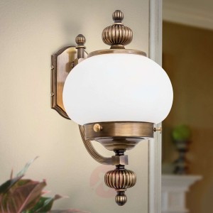 Szlachetna lampa ścienna DELIA