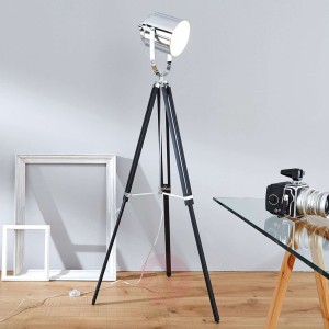 Trójnożna lampa stojąca spot METTLE