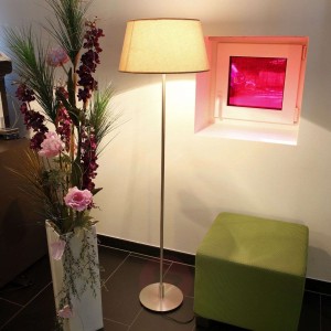 Elegancka lampa stojąca Mitic