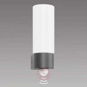 Lampa ścienna zewnętrzna Gray z czujnikiem