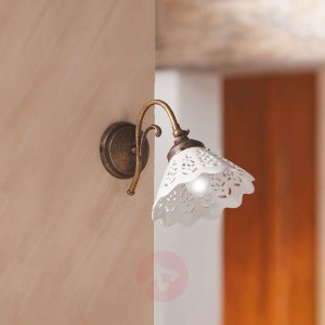 Semino - ładna lampa ścienna z ceramicznym kloszem