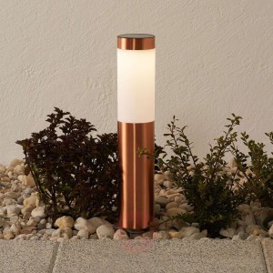 Ładna wbijana w ziemię lampa LED Freya, miedziana