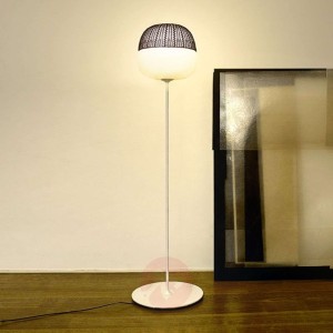 Lampa stojąca Afra ze szczególną charyzmą